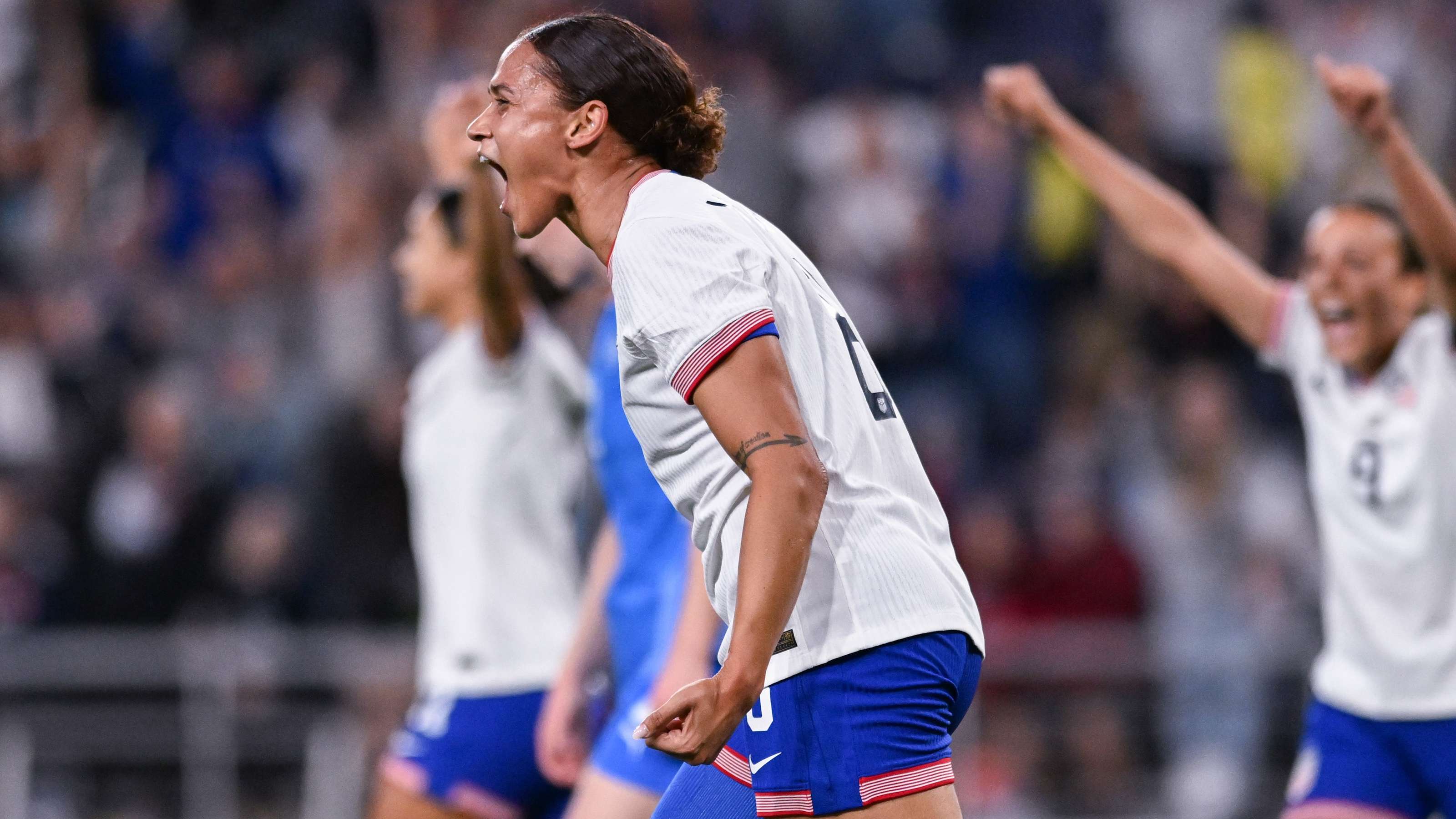 中场表现 中场表现